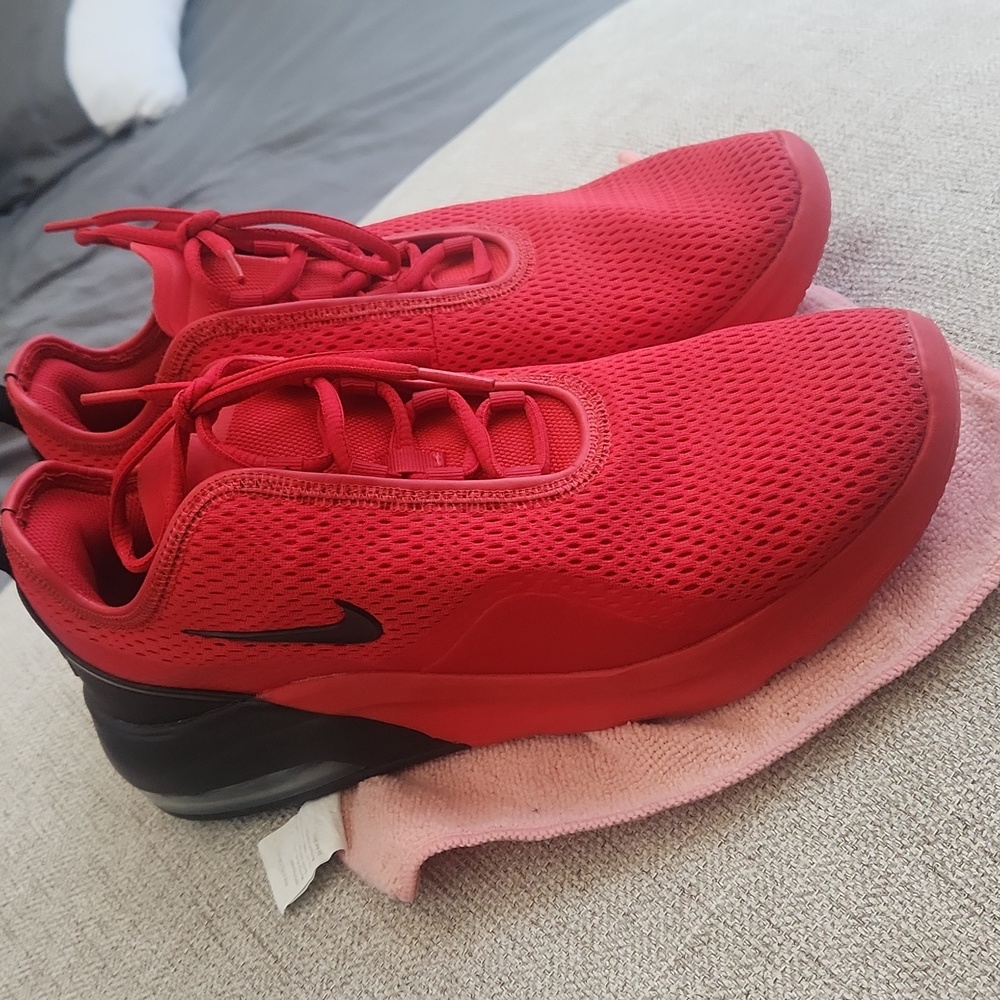 Mens nike motion 2
